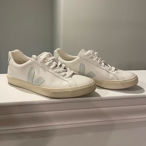 Veja Esplar Leather Low Top Sneakers (38/W7)